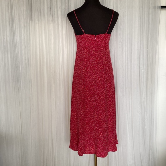 Gap Y2K  red floral, empire waist, spaghetti straps! Tiered ruffle! Size 6 - Picture 4 of 16
